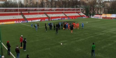Чеченские футболисты до крови избили соперника во время матча