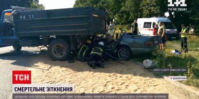Новини України: в Вінницькій області у ДТП загинули батько із сином - ще один підліток травмований