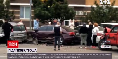 Новости Украины: несовершеннолетний сел за руль без водительских прав и разбил 6 автомобилей