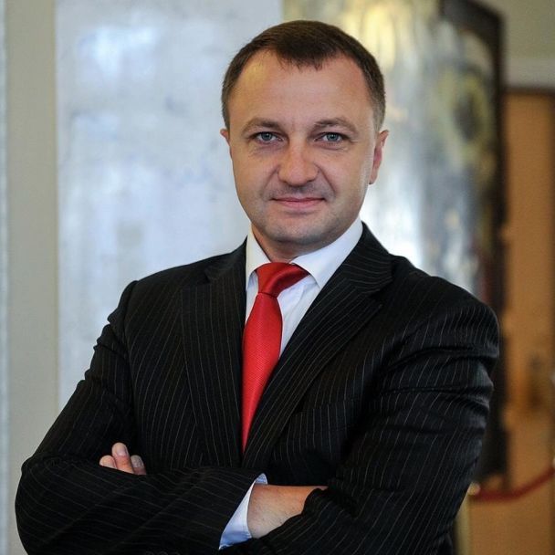 Языкового омбудсмена Тараса Кременя уволили: Кабмин назвал причину