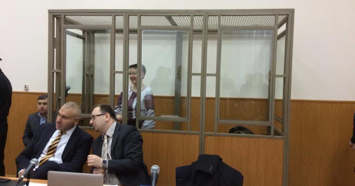 Савченко надела аутентичный национальный костюм, который ей привезла сестра Вера / © Фото Валентины Мудрык/ТСН