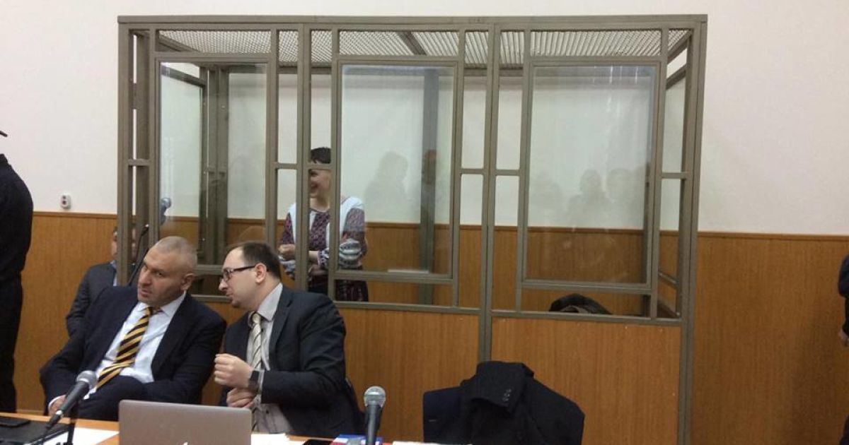 Савченко надела аутентичный национальный костюм, который ей привезла сестра Вера / © Фото Валентины Мудрык/ТСН
