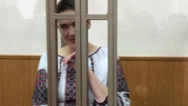 Савченко надела аутентичный национальный костюм, который ей привезла сестра Вера / © Фото Валентины Мудрык/ТСН