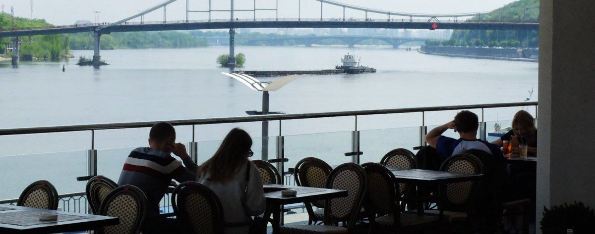 Київським ресторанам та кафе дозволили приймати відвідувачів усередині приміщень