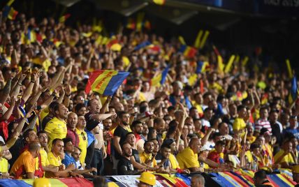 Скандували "Сербія": румунські та боснійcькі фанати влаштували масову бійку під час матчу Ліги націй (відео)