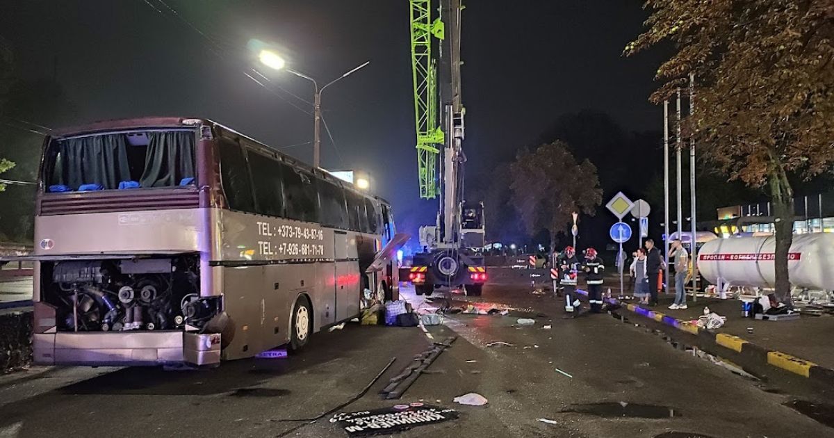 У ДТП з пасажирським автобусом у Києві постраждала новонароджена дитина: усі подробиці (фото)