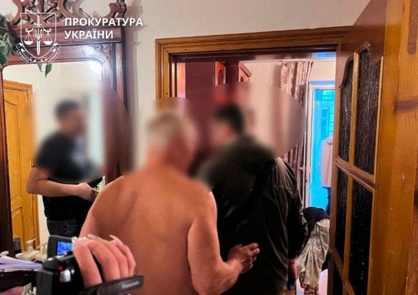 Допомогло фото на телефоні: на Прикарпатті викрили 65-річног