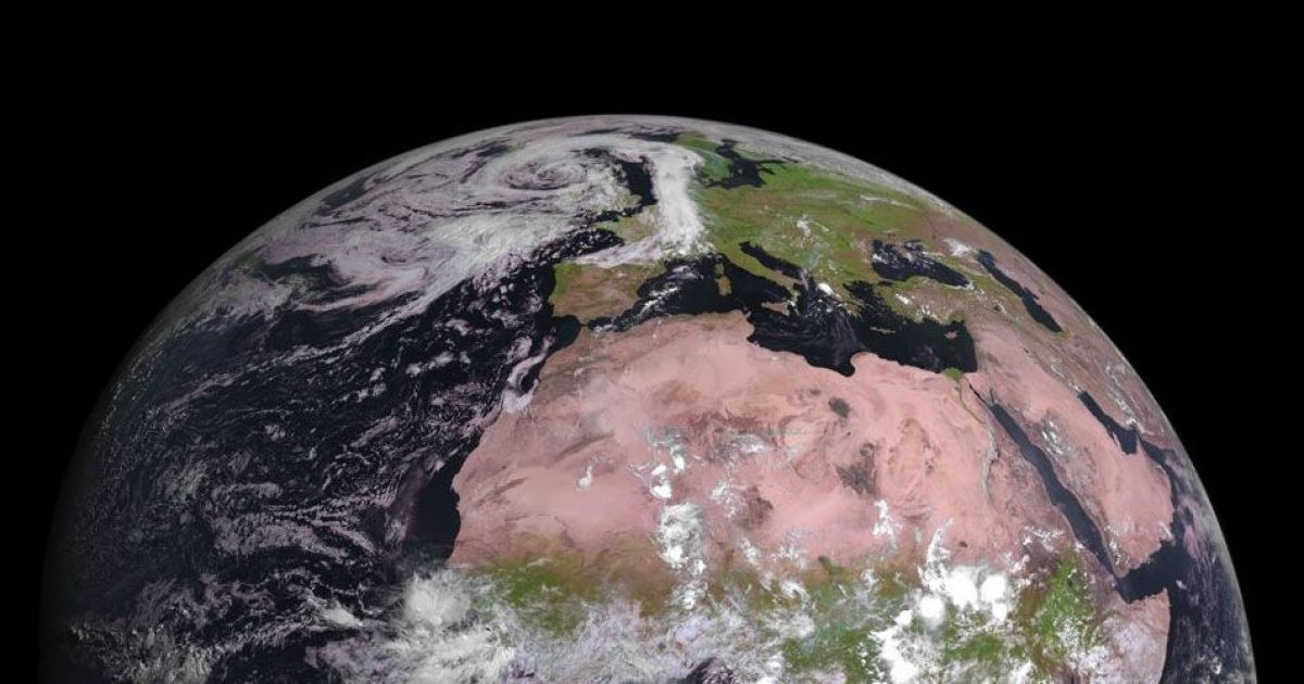 Фото Земли сделанное со спутника MSG-4