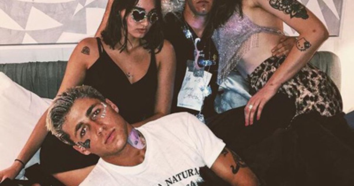 Айленд Болдуин с друзьями