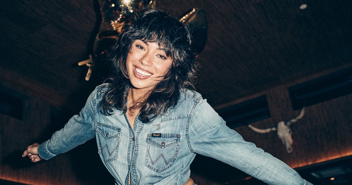 Джинсова сорочка.