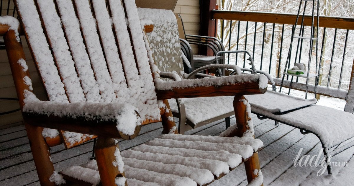 Коли час ховати садові меблі на зиму та як зробити це правильно