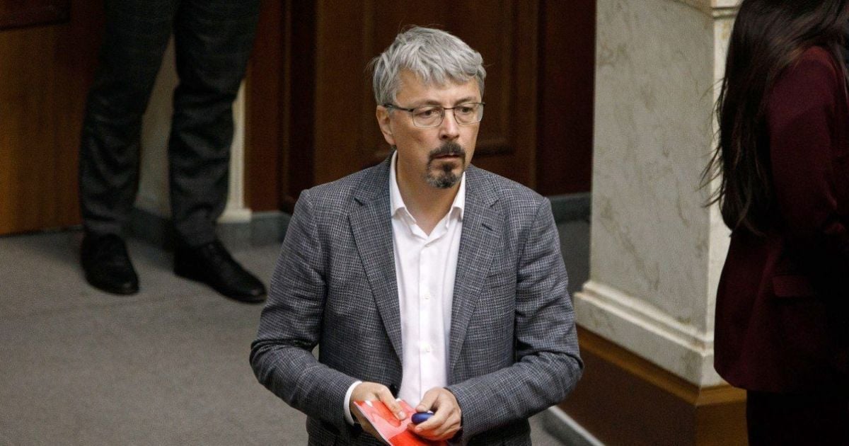 Арахамия утверждает, что Ткаченко передумал с отставкой, а у министра культуры - своя версия