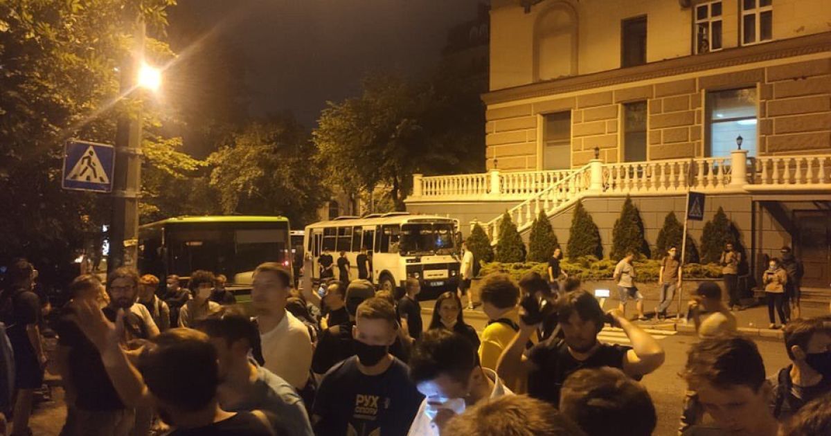 протест зі Стерненком під будинком Зеленського_7 / © Фото Наталії Нагорної/ТСН