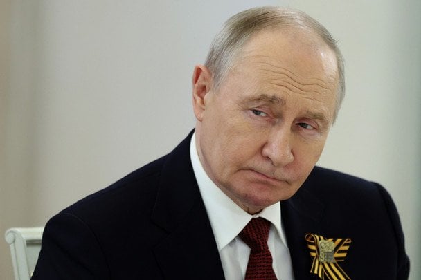 Путін назвав людину, яку хотів би бачити посередником у переговорах з ЄС