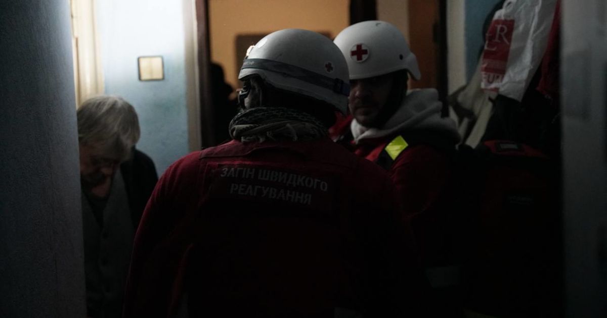 Наслідки удару російського дрона по будинку в Сумах / © Telegram "Кордон. Медіа"
