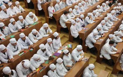 Коронавірус в Україні: допомагати лікарям будуть студенти медичних вишів