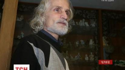 Экспонаты на тысячи долларов: в Чернигове обокрали квартиру известного коллекционера