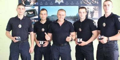 В Луцке наградили патрульных, которые спасли 21-летнего неудачника-самоубийцу
