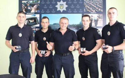 В Луцке наградили патрульных, которые спасли 21-летнего неудачника-самоубийцу