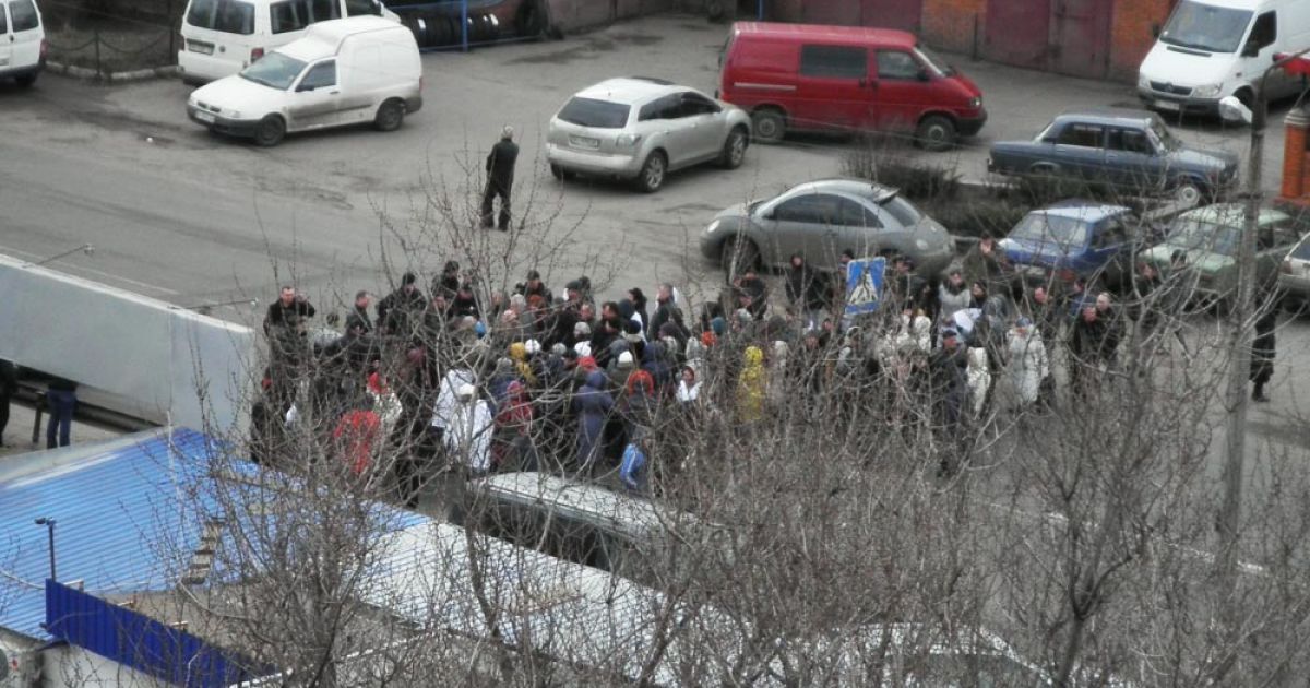 Работники "Полтавафарм" перекрыли трассу международного значения