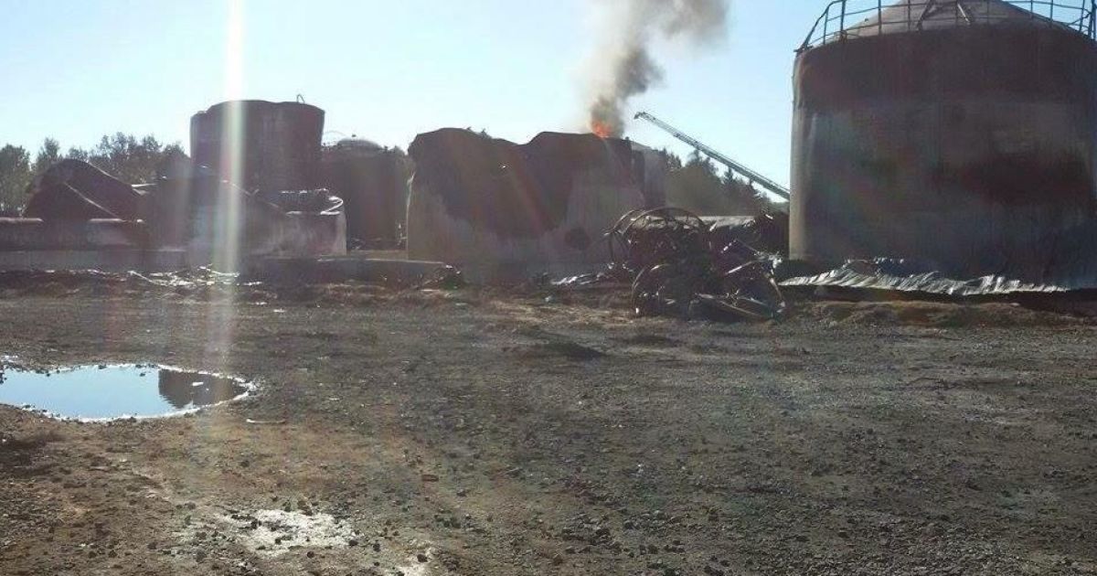 Пожар уничтожил нефтебазу / © twitter.com/TaniaKozak