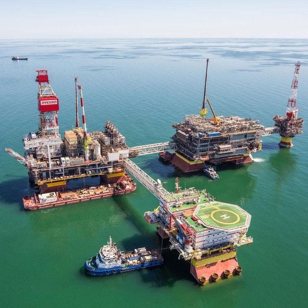 Дроны СБУ в третий раз за неделю ударили по нефтедобывающим платформам РФ в Каспии / © Фото из открытых источников