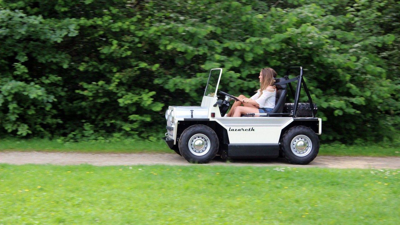 Французы превратили пляжный багги Mini Moke в амфибию — Новости