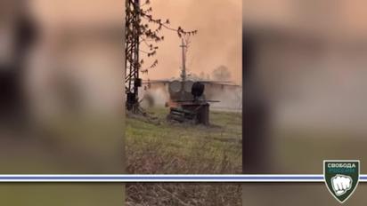 Партизаны сожгли боевой самолет Су-24 в Новосибирске (видео)