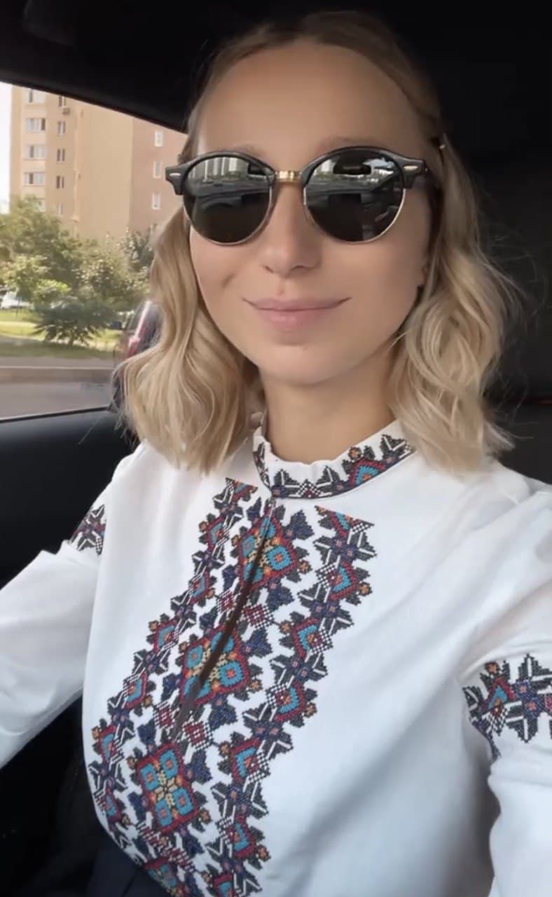 Катерина Реп'яхова у вишитій сорочці / © instagram.com/repyahovakate