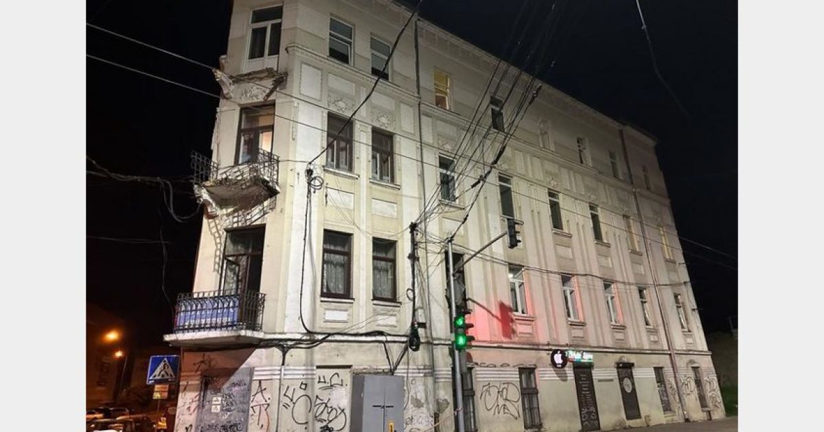 Наслідки обвалу балкону у Львові