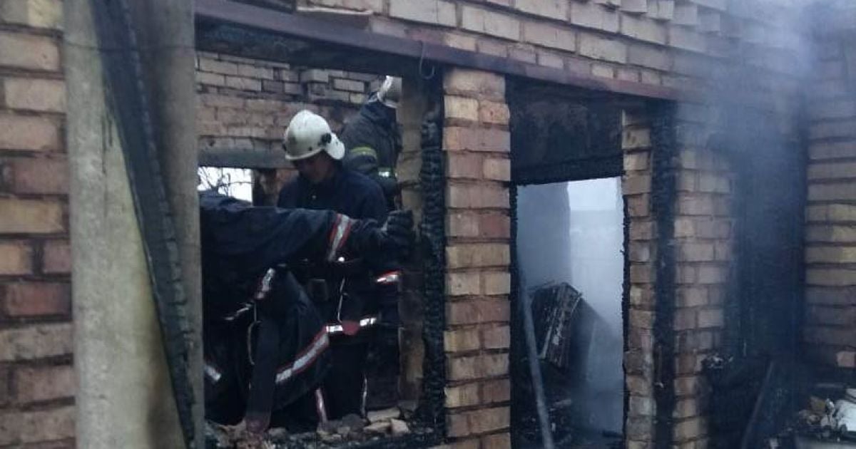 На Киевщине во время пожара в доме погибли двое детей