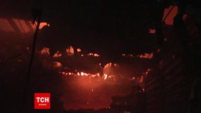 Вогонь охопив сотні квадратних метрів центрального ринку Полтави