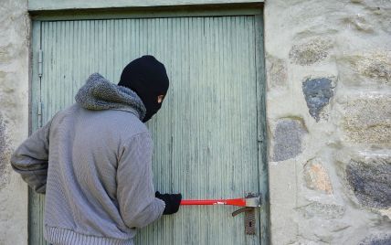 В Украине начался "сезон" квартирных краж: полиция советует не хвастаться отдыхом в соцсетях