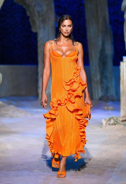 Коллекция Versace трет-а-порте сезона весна-лето 2021 / © East News