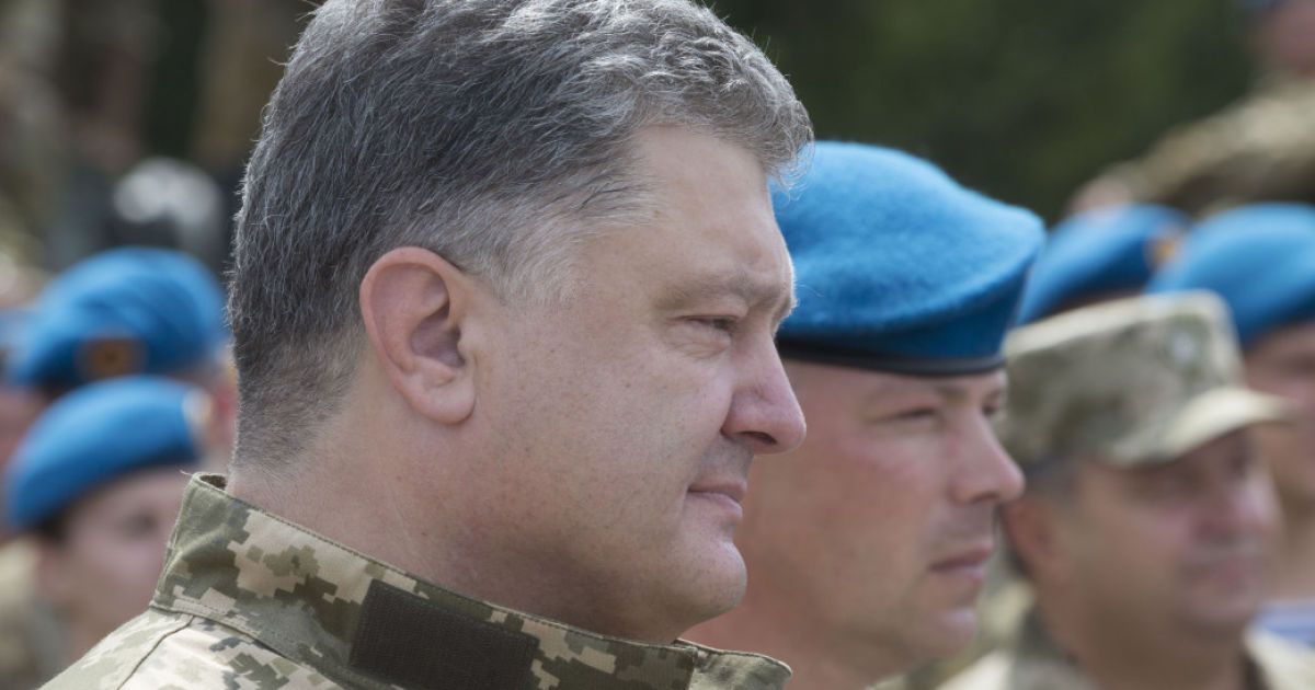 Из плена боевиков в скором времени могут освободить украинца-инвалида - Порошенко