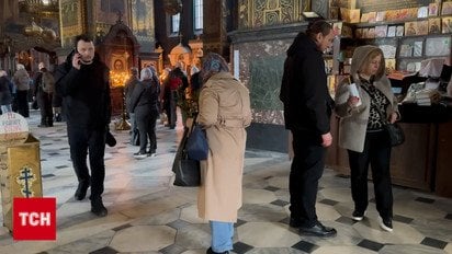 Сльози та молитви у Володимирському соборі: Київ прощається з патріархом Філаретом