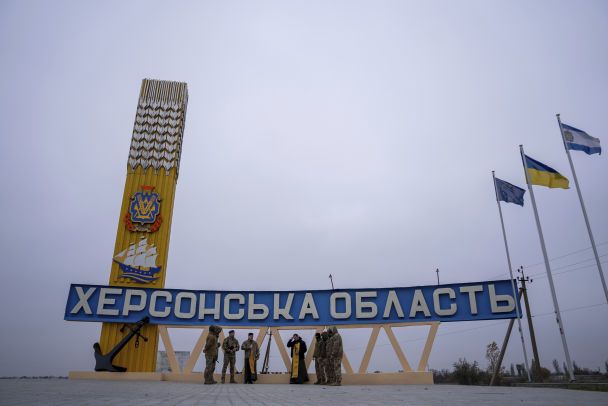 Люди без води і їжі, а охочих виїхати вбивають росіяни: на окупованій Херсонщині — гуманітарна катастрофа