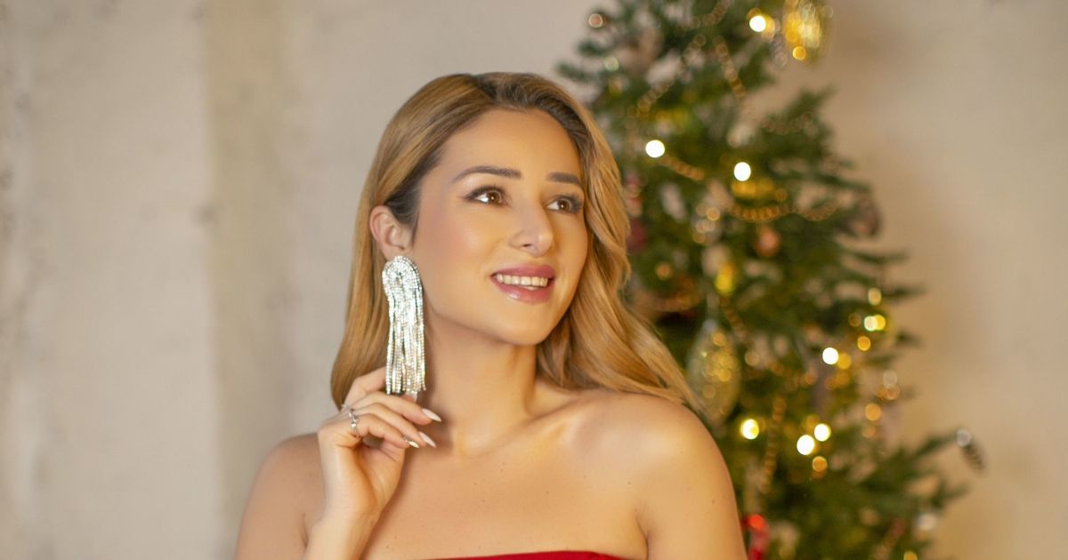 Злата Огневич в красном мини-платье с бантом устроила горячие танцы в клипе