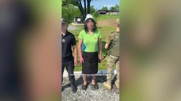 Макияж, парик и юбка: украинец в образе женщины пытался пересечь границу