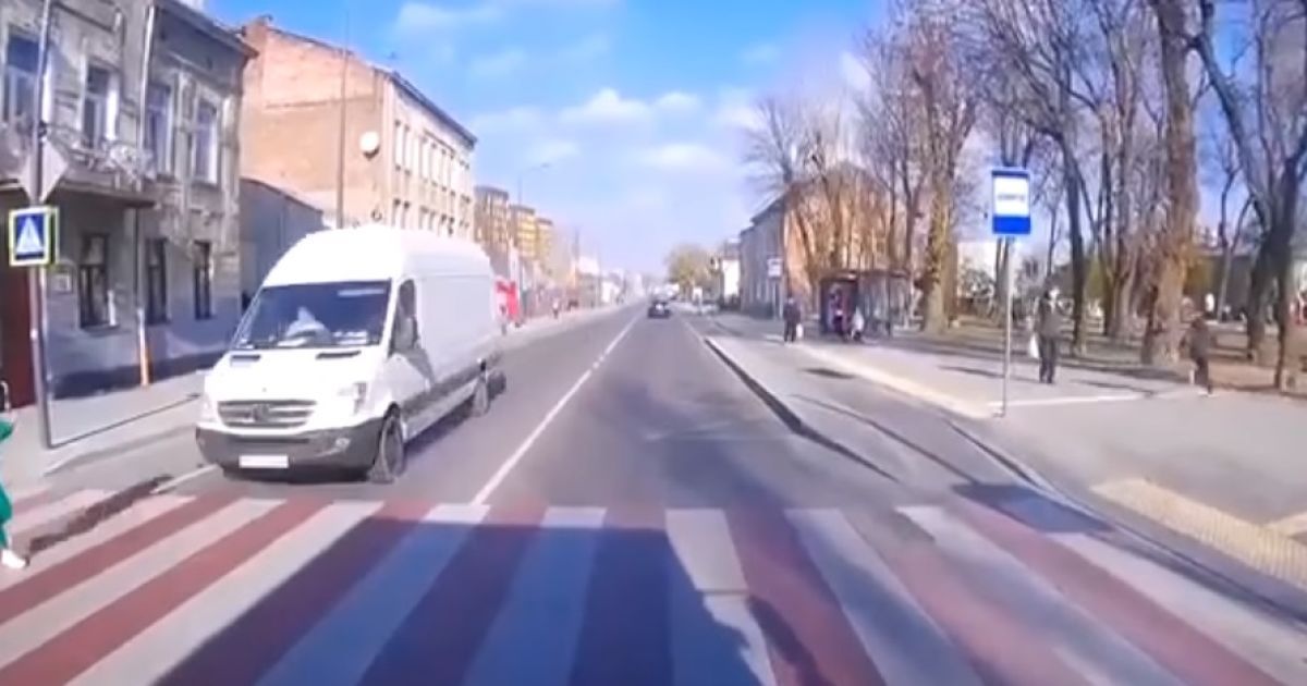 скріншот з відео