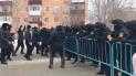 Протести у Казахстані: поліція масово затримує учасників акцій (відео)