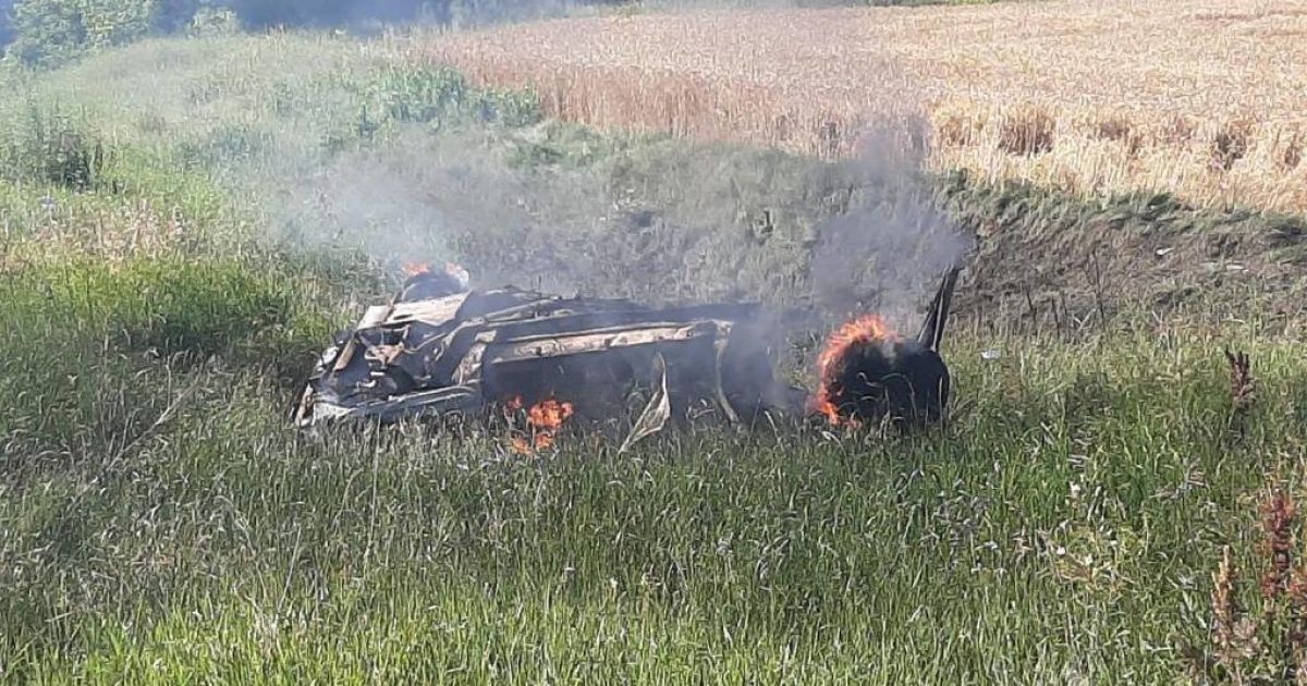 "Свернули с безопасного пути": в Сумской области двое мужчин в авто подорвались на мине