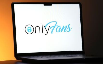 Одружений чоловік підписався на модель OnlyFans: як пікантна розвага закінчилася судом (фото)