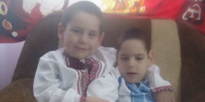 Близнецы Игорь и Максим нуждаются в помощи в лечении ДЦП