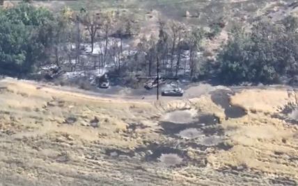 Украинские военные уничтожили батарею вражеских самоходных гаубиц 2С3 "Акация": видео