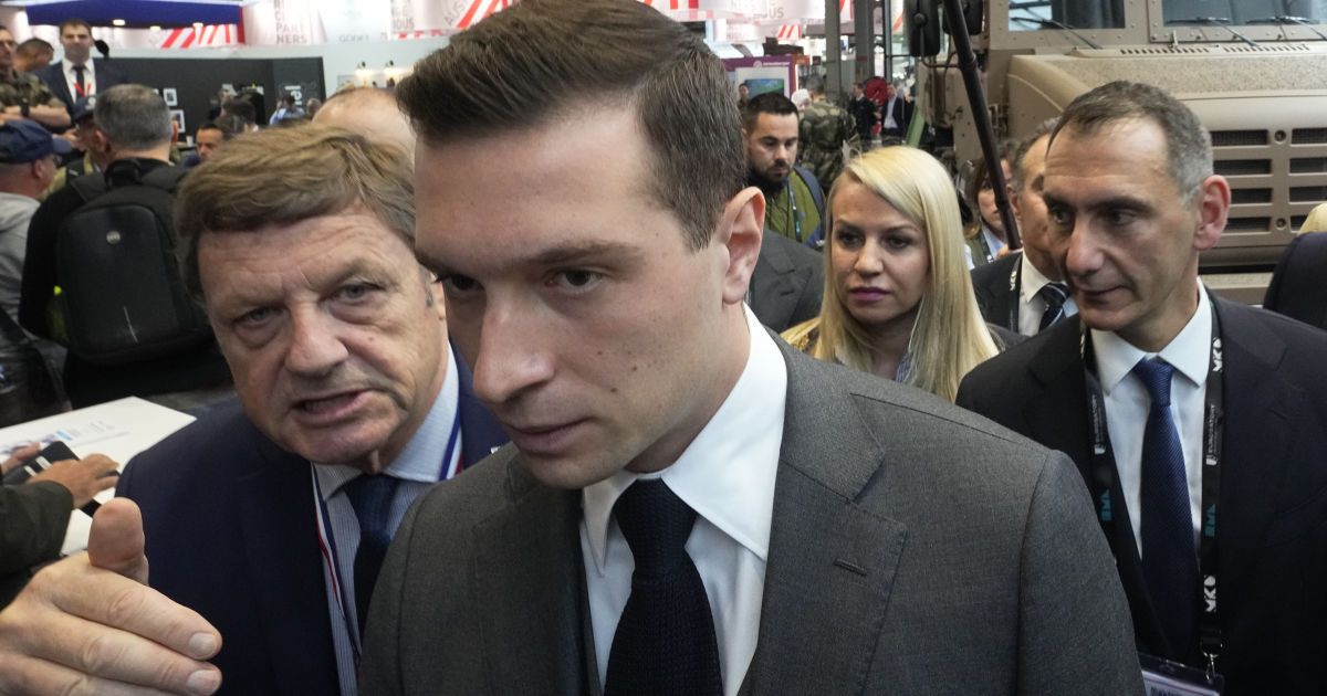 Лідер французьких ультраправих Джордан Барделла визнав поразку на виборах