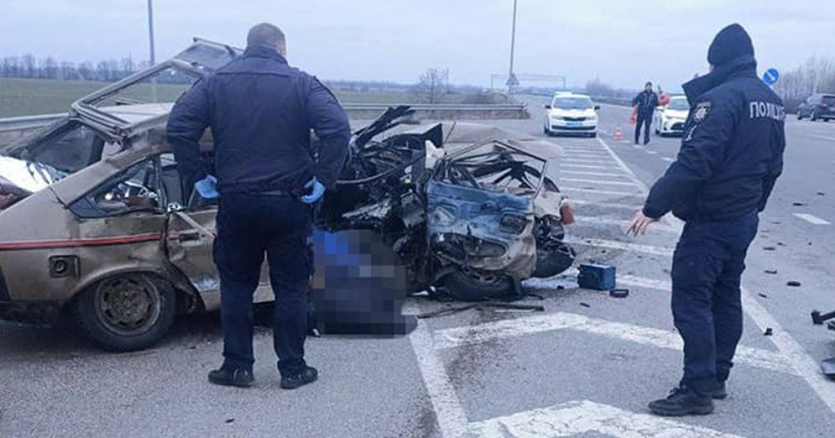 В Житомирской области на трассе Киев-Чоп произошла авария: погибли два человека
