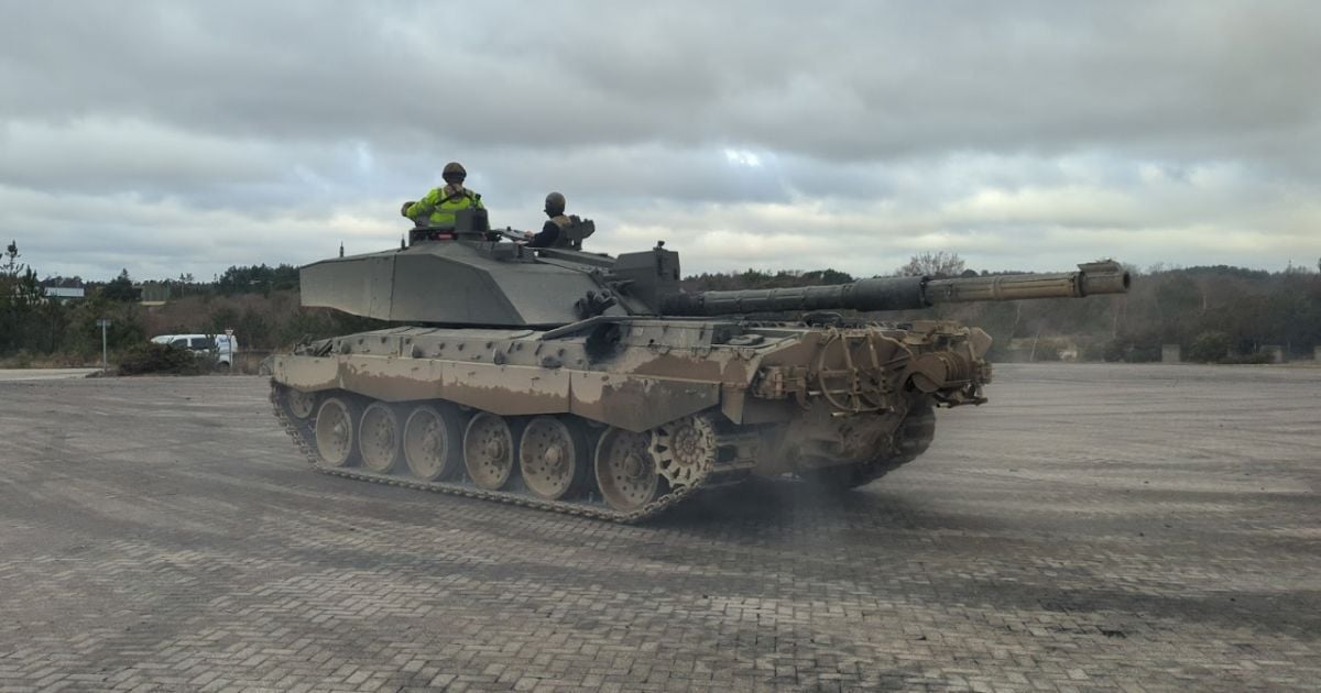 Украинские военные на танках Challenger 2