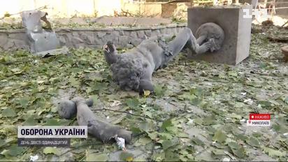 Обстріл Миколаєва - 8 ракет пошкодили драматичний театр та залізничні колії