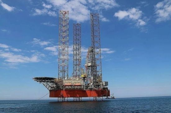 У Чорному морі сталась надзвичайна ситуація зі ще однією російською вишкою - ОК "Південь"